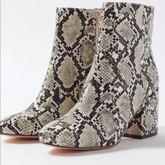 uo margot patent boot